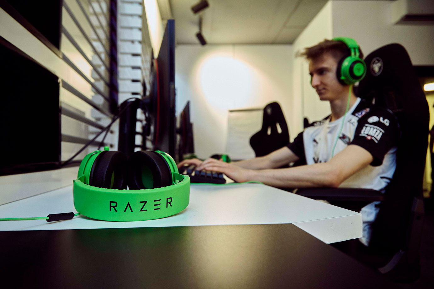 Team Razer x kom AGO 1